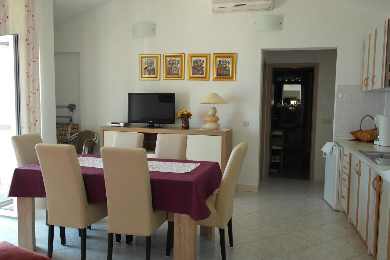 Apartments Racic 볼 외부 사진
